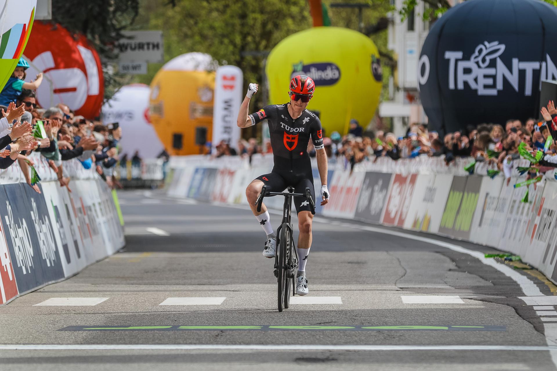 Michael Storer vince la seconda tappa del Tour of the Alps (foto Josef Vaishar)