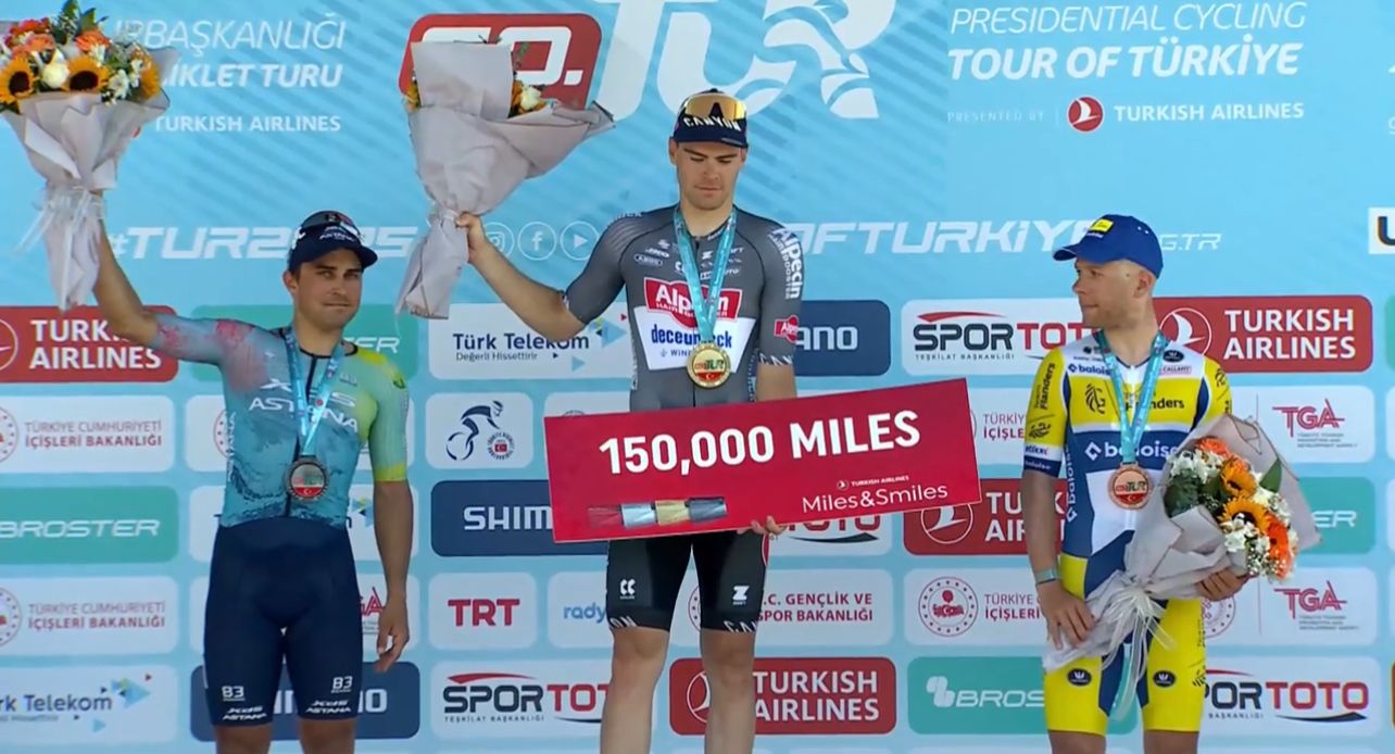 Simon Dehairs vince la prima tappa al Tour of Turkiye. Matteo Malucelli secondo