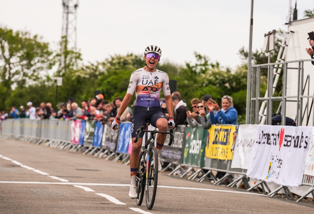 Paula Blasi promossa al WorldTour con UAE Team ADQ