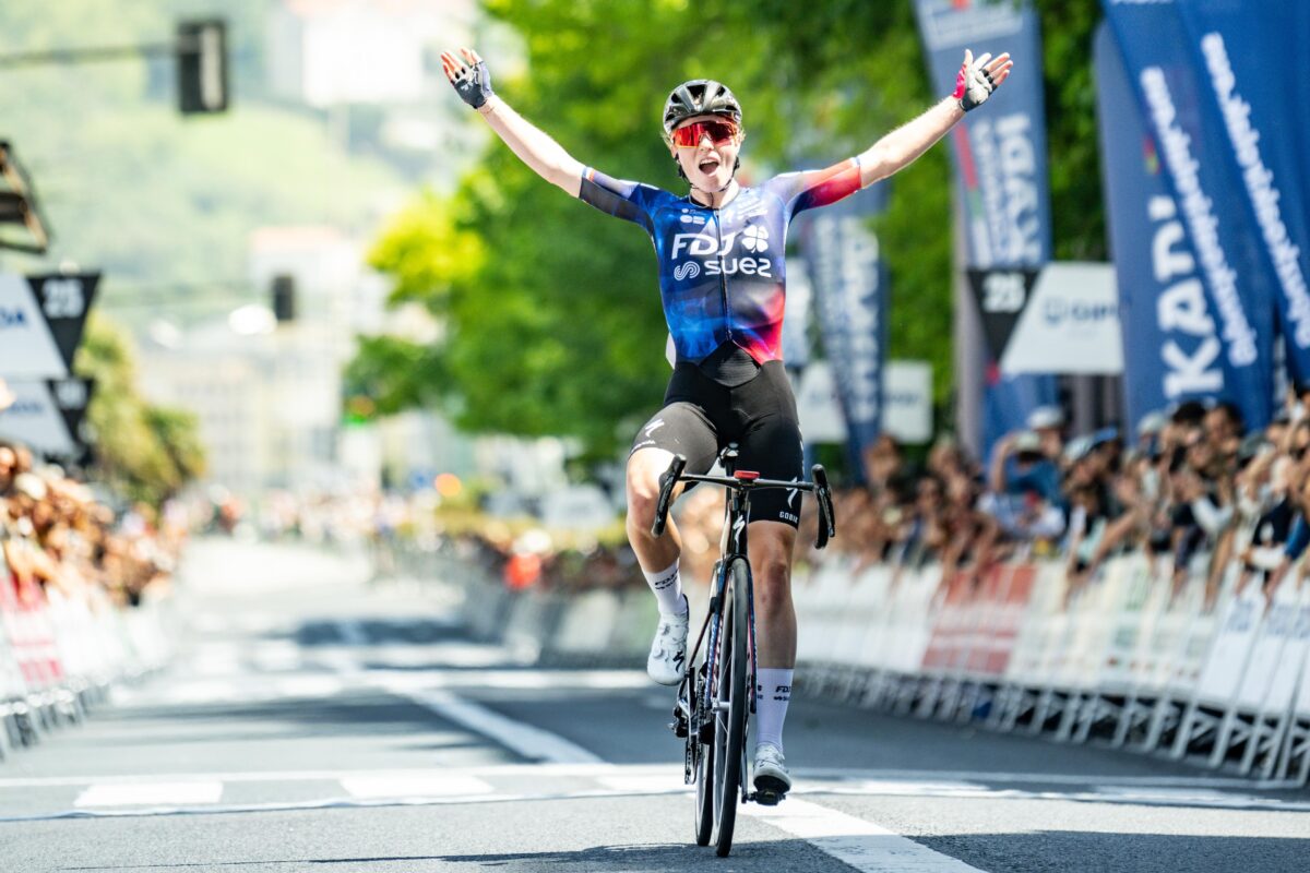 Demi Vollering brilla nella tappa finale e vince l'Itzulia Women's 2025