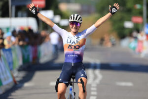Arrivo Elisa Longo Borghini - (c) Foto FLAVIANO OSSOLA (1)