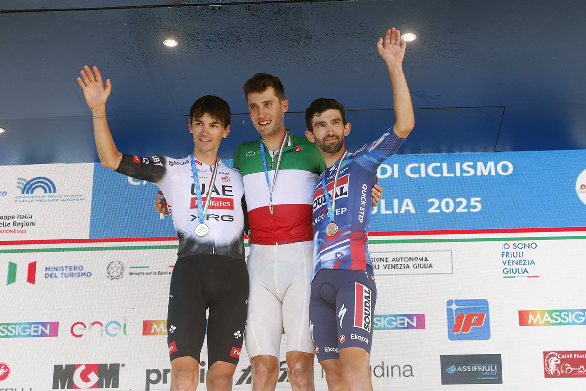 Il podio del campionato italiano professionisti 2025 - fotobolgan