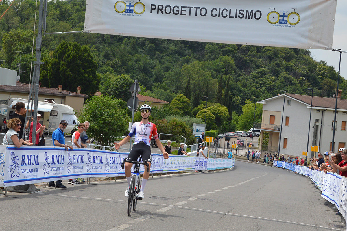 Raffaele Armanasco (Biassono) vince il Trofeo Sponsor Progetto Ciclismo Rodengo Saiano