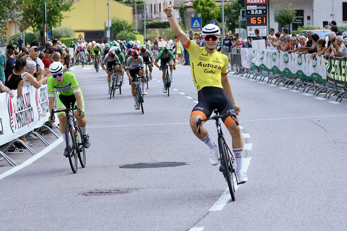 Alessio Magagnotti vince a Rivalta di Brentino Belluno (foto Photobicicailotto)