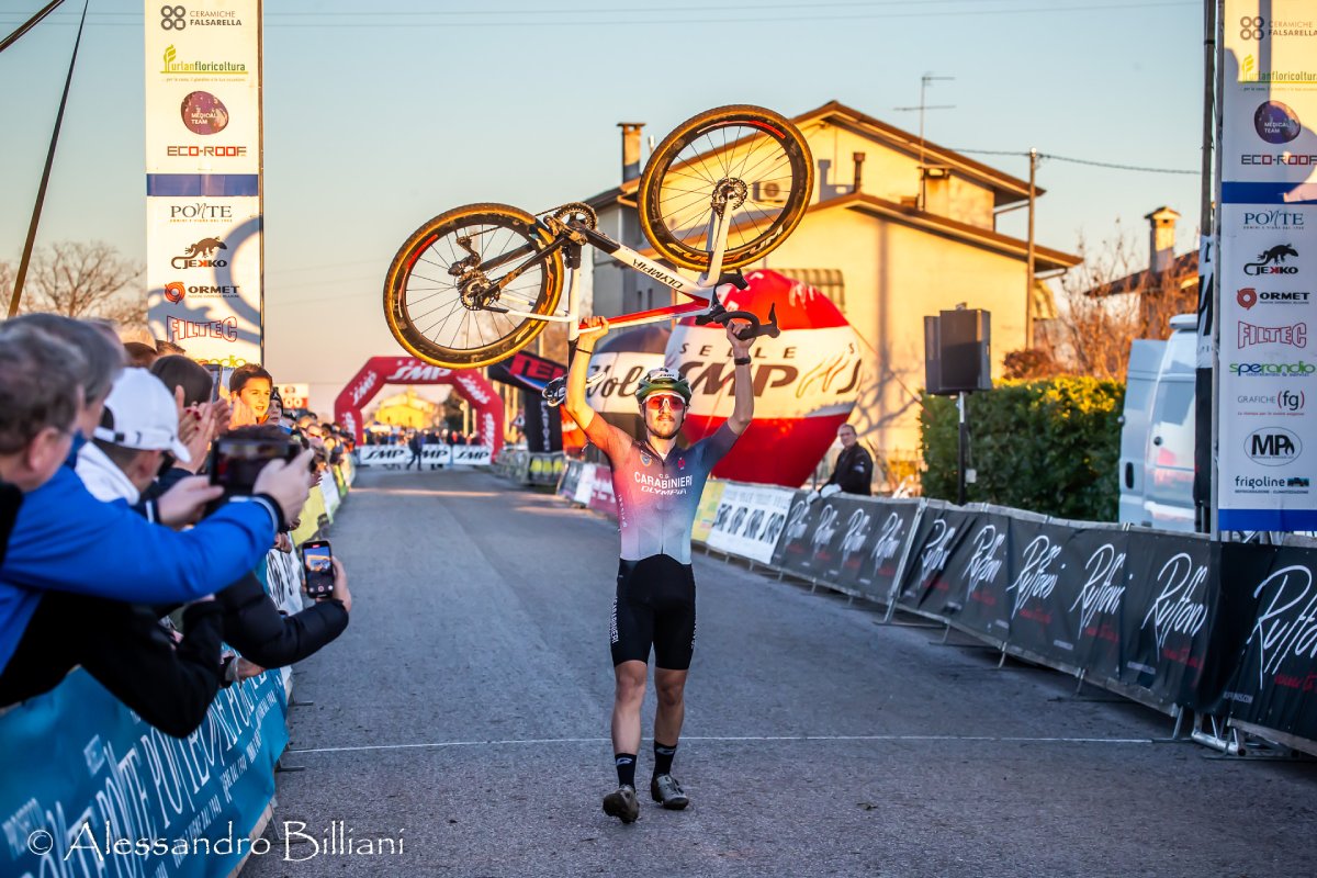 Filippo Fontana vince il Ciclocross del Ponte 2025