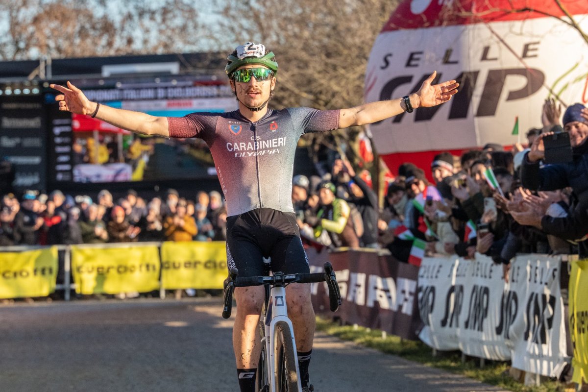 L'arrivo trionfale di Filippo Fontana ai Campionati Italiani ciclocross 2026 - photo De Negri
