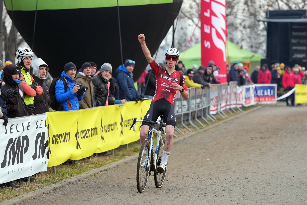 L'arrivo trionfale di Filippo Grigolini (Team Cingolani) al campionato italiano Team Relay - photo Giorgio De Negri