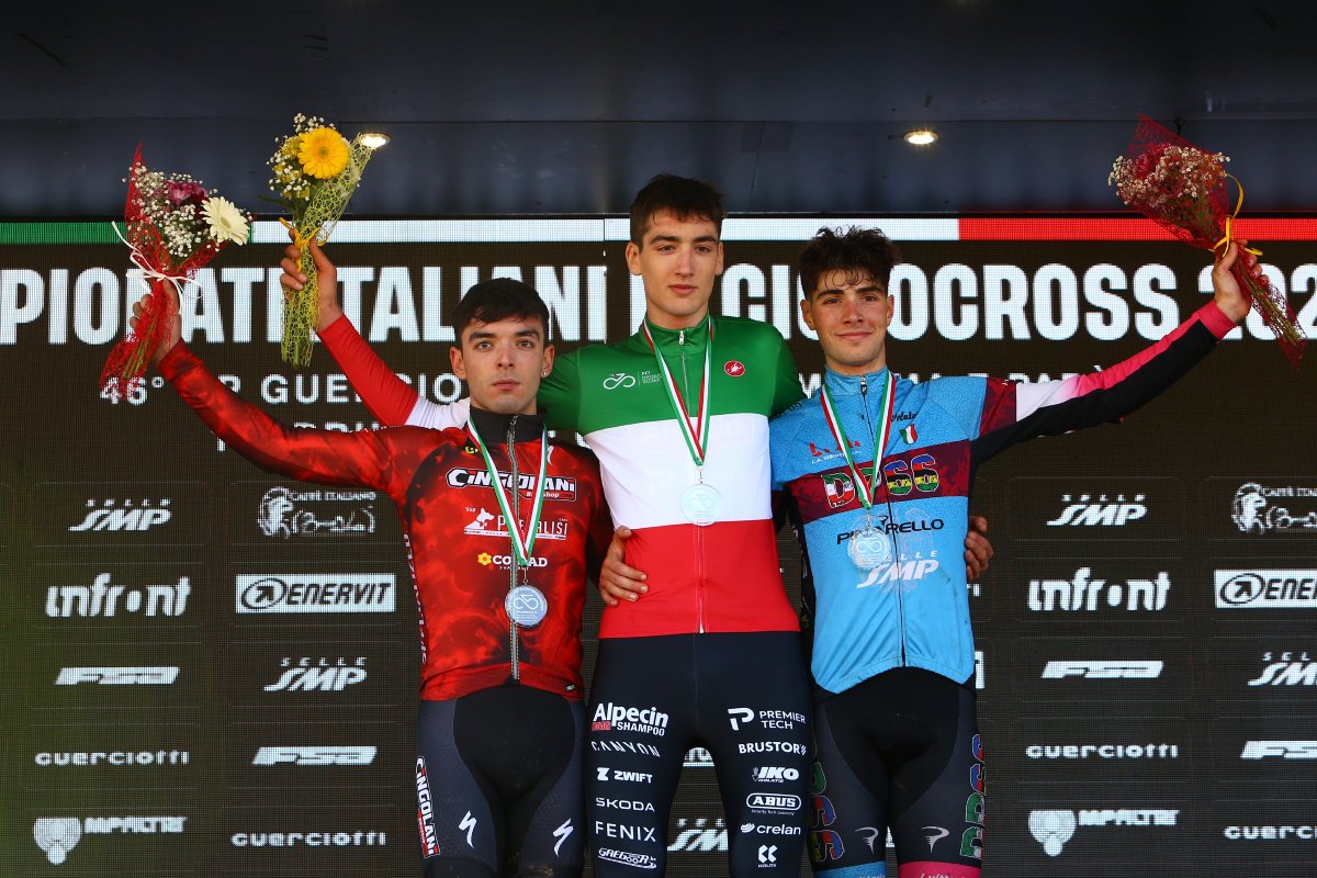 Tommaso Cafueri sul podio dei Campionati Italiani ciclocross 2026 - credit Alessandro Di Donato